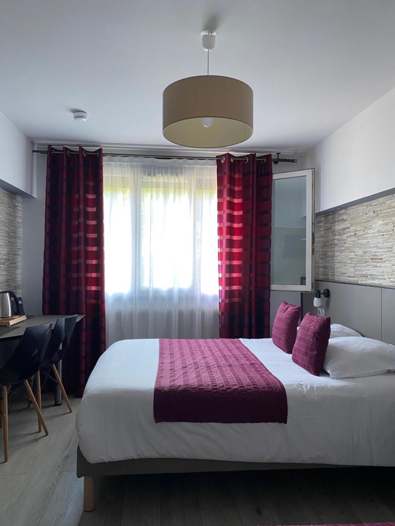 Pont-Les-Moulins Auberge Des Moulins מראה חיצוני תמונה